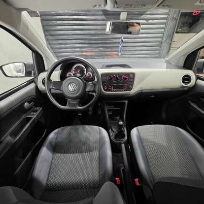 VOLKSWAGEN-UP-2016