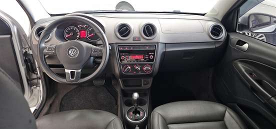 VOLKSWAGEN-VOYAGE-2014