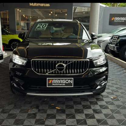 VOLVO-XC40-2020
