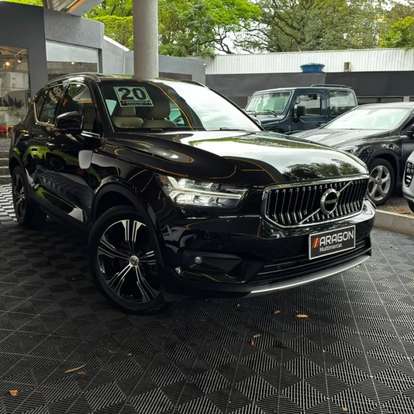 VOLVO-XC40-2020