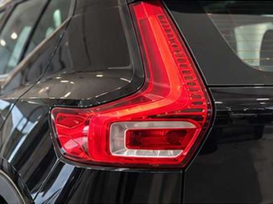 VOLVO-XC40-2.0 T4 GASOLINA MOMENTUM GEARTRONIC VOLVO-XC40-2020