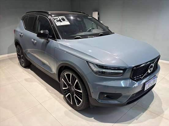 VOLVO-XC40-2019