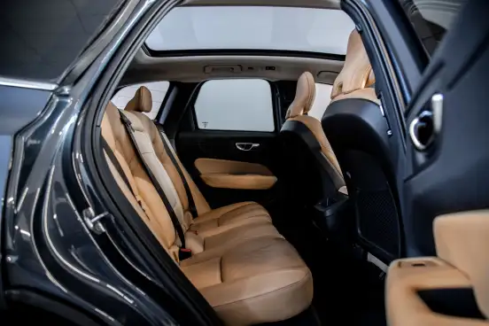 VOLVO-XC60-2019
