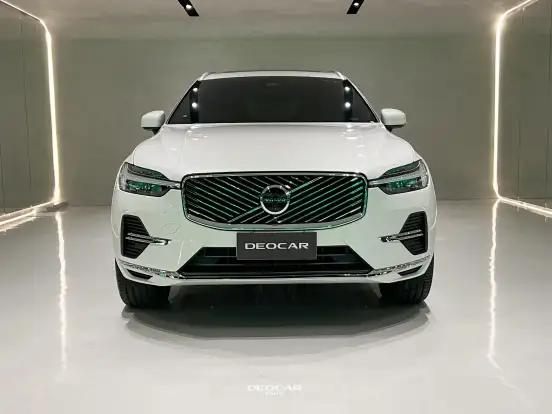 VOLVO-XC60-2025