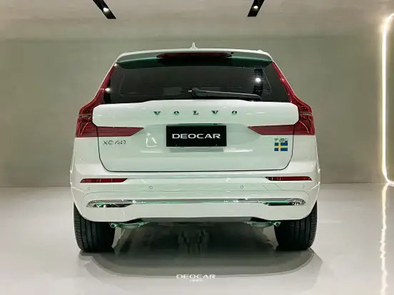 VOLVO-XC60-2025