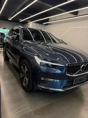 VOLVO-XC60-2023