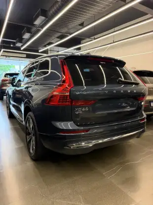 VOLVO-XC60-2023