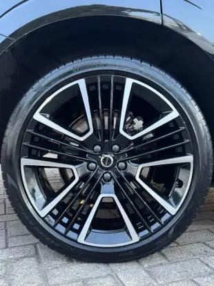 VOLVO-XC60-2023