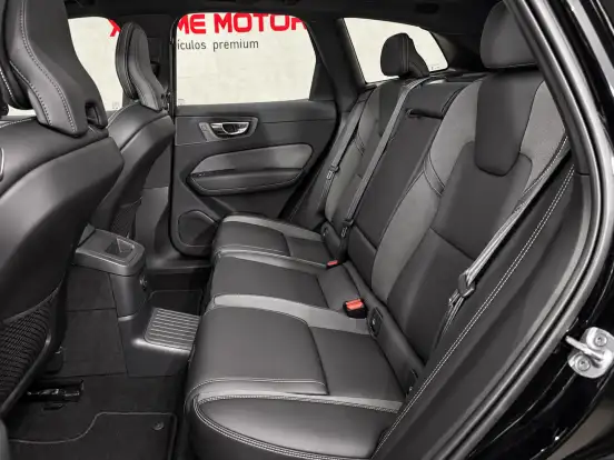 VOLVO-XC60-2024