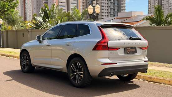 VOLVO-XC60-2019