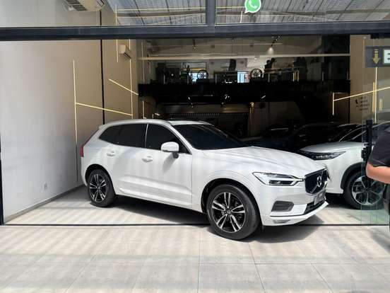 VOLVO-XC60-2.0 T5 GASOLINA MOMENTUM AWD GEARTRONIC VOLVO-XC60-2019