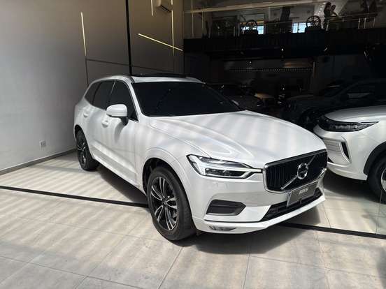 VOLVO-XC60-2.0 T5 GASOLINA MOMENTUM AWD GEARTRONIC VOLVO-XC60-2019