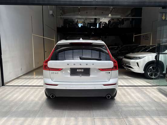 VOLVO-XC60-2019