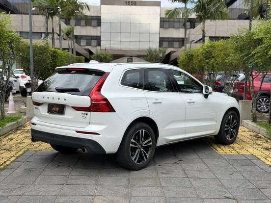 VOLVO-XC60-2.0 T5 GASOLINA MOMENTUM AWD GEARTRONIC VOLVO-XC60-2018