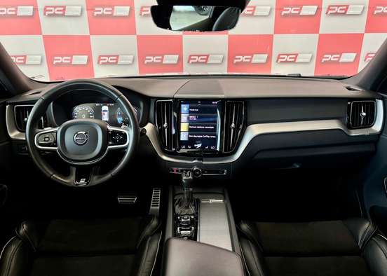 VOLVO-XC60-2017