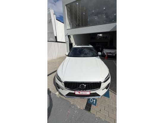 VOLVO-XC60-2021