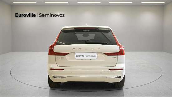 VOLVO-XC60-2024