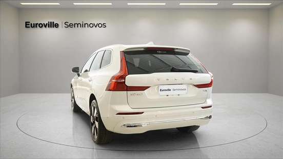 VOLVO-XC60-2024