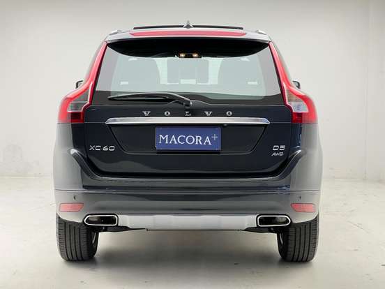 VOLVO-XC60-2017
