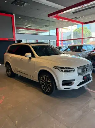 VOLVO-XC90-2020