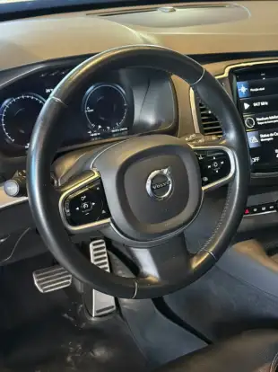 VOLVO-XC90-2020