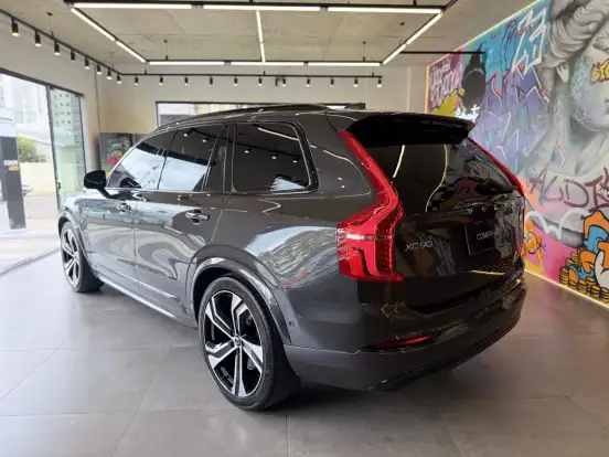 VOLVO-XC90-2023