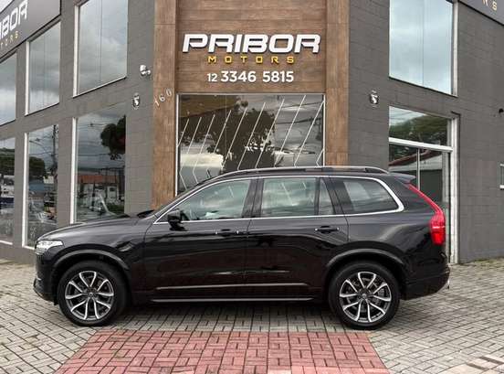 VOLVO-XC90-2017