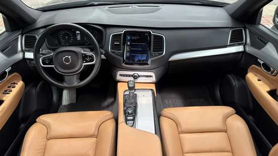 VOLVO-XC90-2017