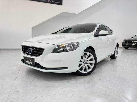 VOLVO V40 1.5 T3 KINETIC GASOLINA 4P AUTOMÁTICO