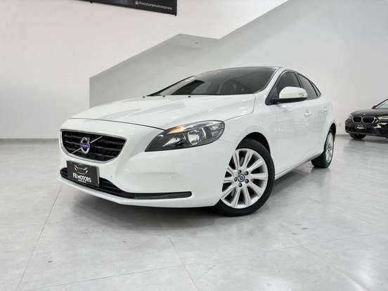VOLVO-V40-1.5 T3 KINETIC GASOLINA 4P AUTOMÁTICO VOLVO-V40-2015