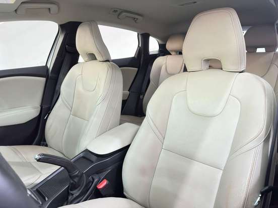 VOLVO-V40-1.5 T3 KINETIC GASOLINA 4P AUTOMÁTICO VOLVO-V40-2015