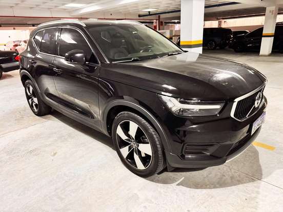 VOLVO-XC40-2.0 T4 GASOLINA MOMENTUM GEARTRONIC VOLVO-XC40-2020
