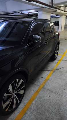 VOLVO-XC40-2022