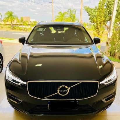 VOLVO-XC60-2020