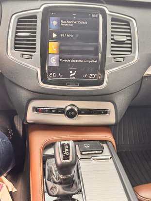 VOLVO-XC90-2020