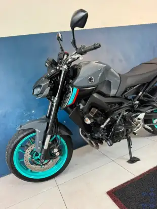 YAMAHA-MT-09-2024