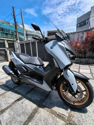 YAMAHA-XMAX 300 CONNECTED ABS-2025