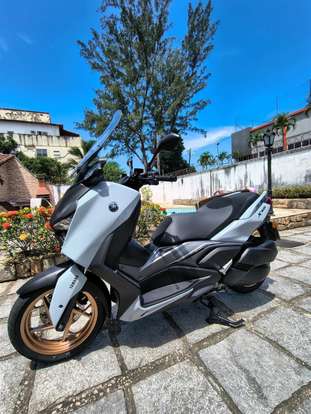 YAMAHA-XMAX 300 CONNECTED ABS-2025