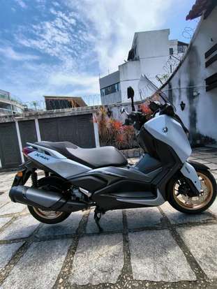 YAMAHA-XMAX 300 CONNECTED ABS-2025