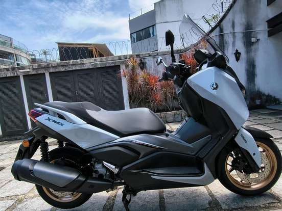 YAMAHA-XMAX 300 CONNECTED ABS YAMAHA-XMAX 300 CONNECTED ABS-2025