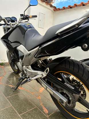 YAMAHA-YS 250 FAZER YAMAHA-YS 250 FAZER-2012