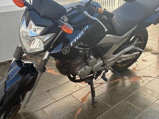 YAMAHA-YS 250 FAZER YAMAHA-YS 250 FAZER-2012