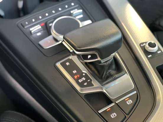 AUDI-A4-2019
