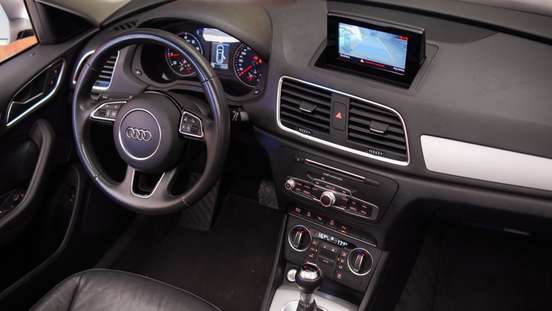AUDI-Q3-2018