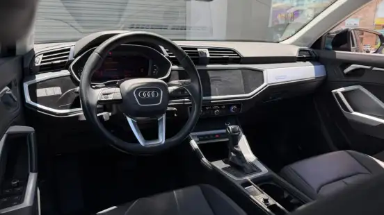 AUDI-Q3-2022