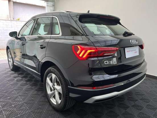 AUDI-Q3-2022