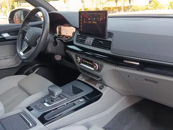 AUDI-Q5-2023