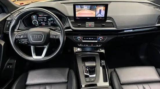 AUDI-Q5-2022