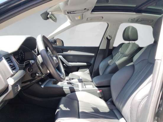 AUDI-Q5-2021