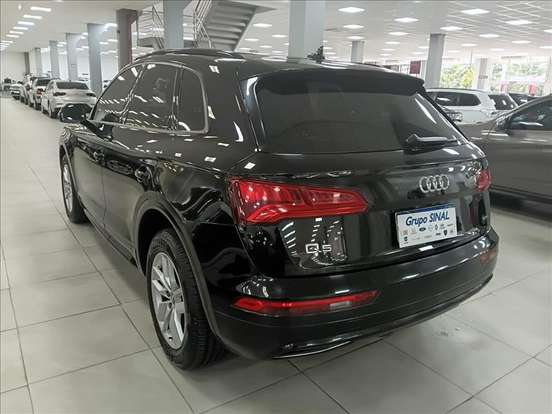 AUDI-Q5-2019
